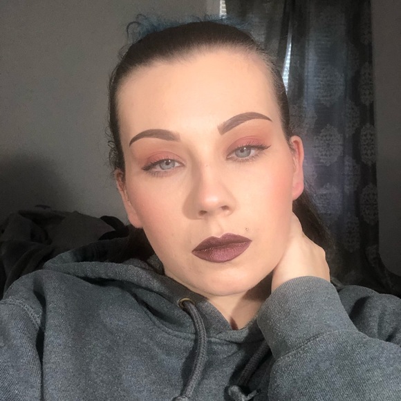 Meet your Posher, Vanessa - Picture 2 of 3